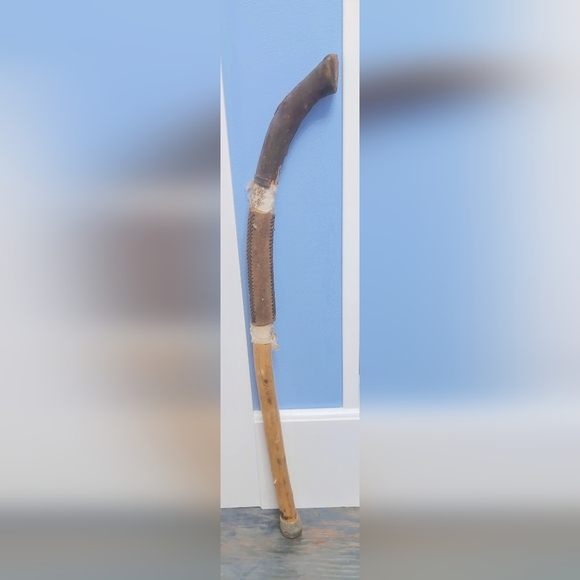 VERY Weathered Unique Hobbit Wooden Walking Stick - Picture 3 of 5